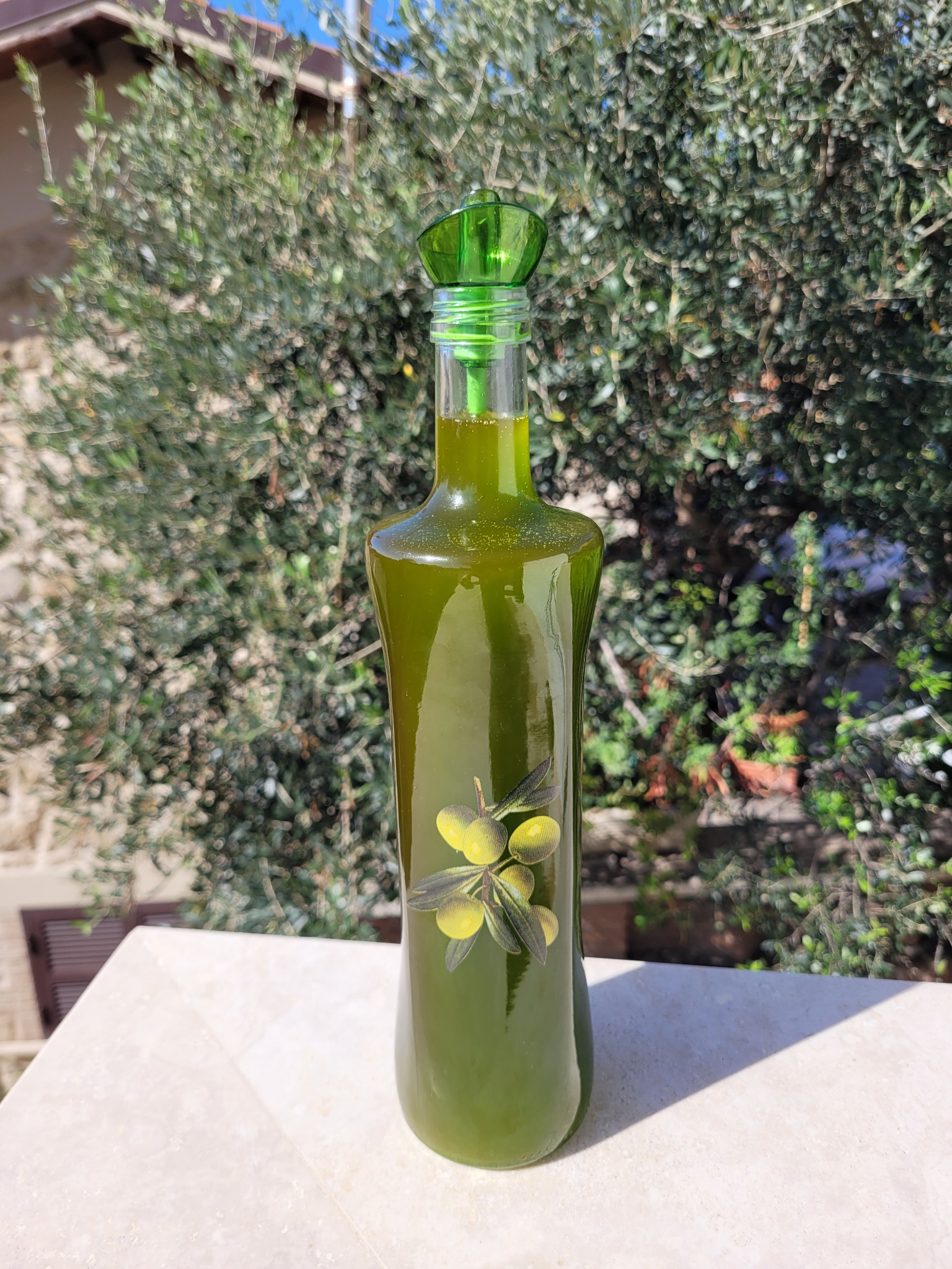 Olio extravergine Villa Falconieri appena prodotto